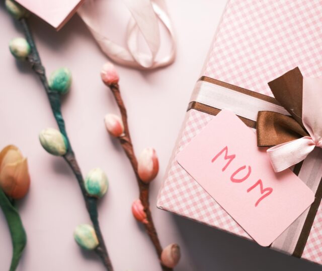 Sam Lehoko shares thoughtful Mother’s Day gift ideas featuring spa experiences, fashion, skincare, jewellery, books, and breakfast moments.